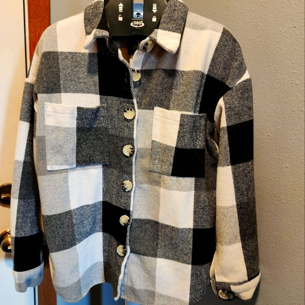 Shacket -Black and White